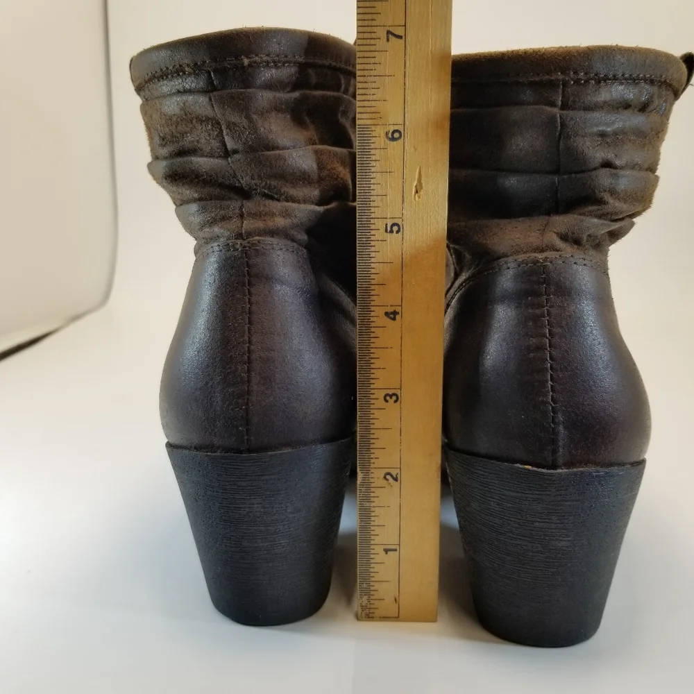 Arizona Jean Co Az Garber Womans Size 8 Brown Faux Leather Pull On Ankle Bootie